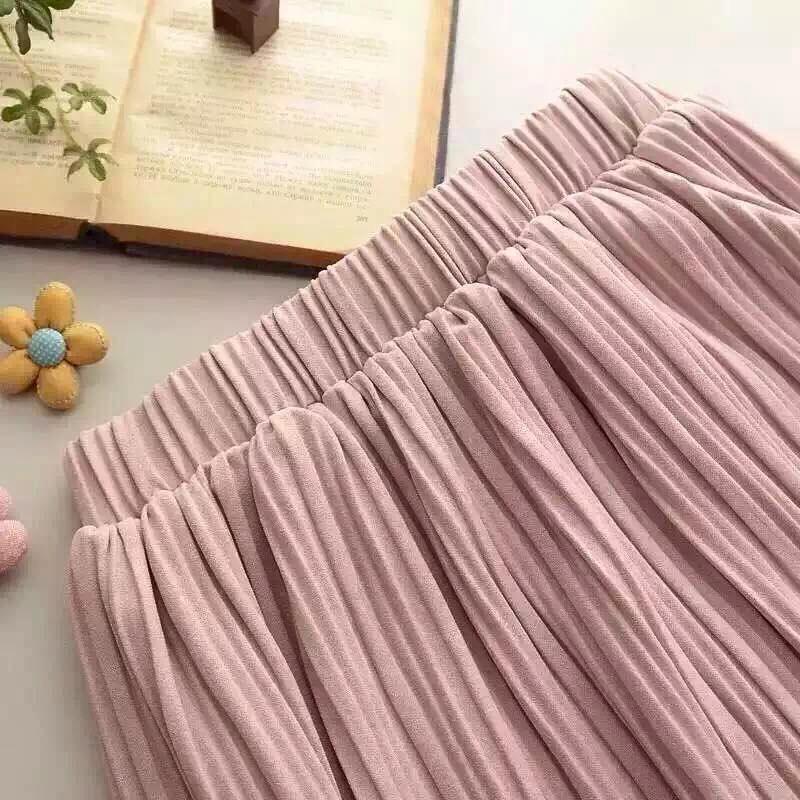 Chân váy midi xếp li Giá bán: 165.000đ