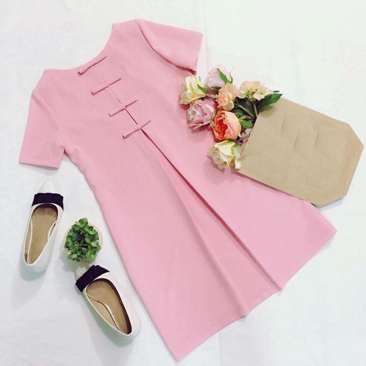 Váy thiết kế nơ sau Váy thiết kế nơ sau Giá bán: 200.000đ