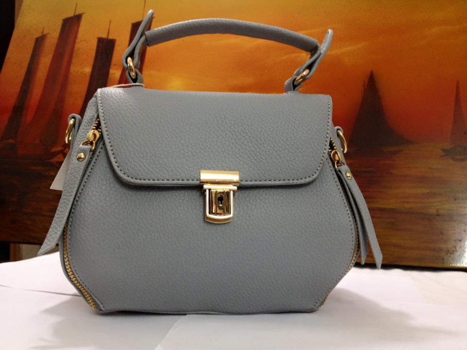 Bộ sưu tập túi xách Giá bán: 300.000đ