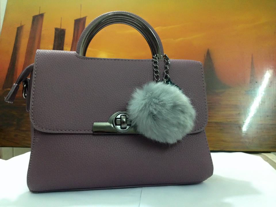 Túi xách thời trang Giá bán: 300.000đ