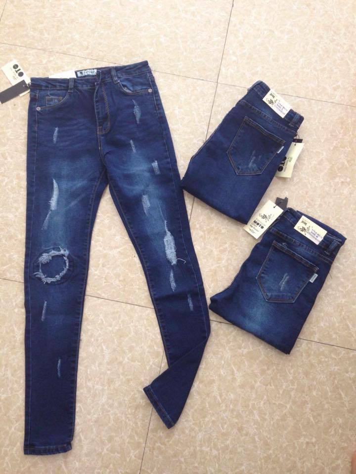 Quần bò vá với rách Giá bán: 200.000đ