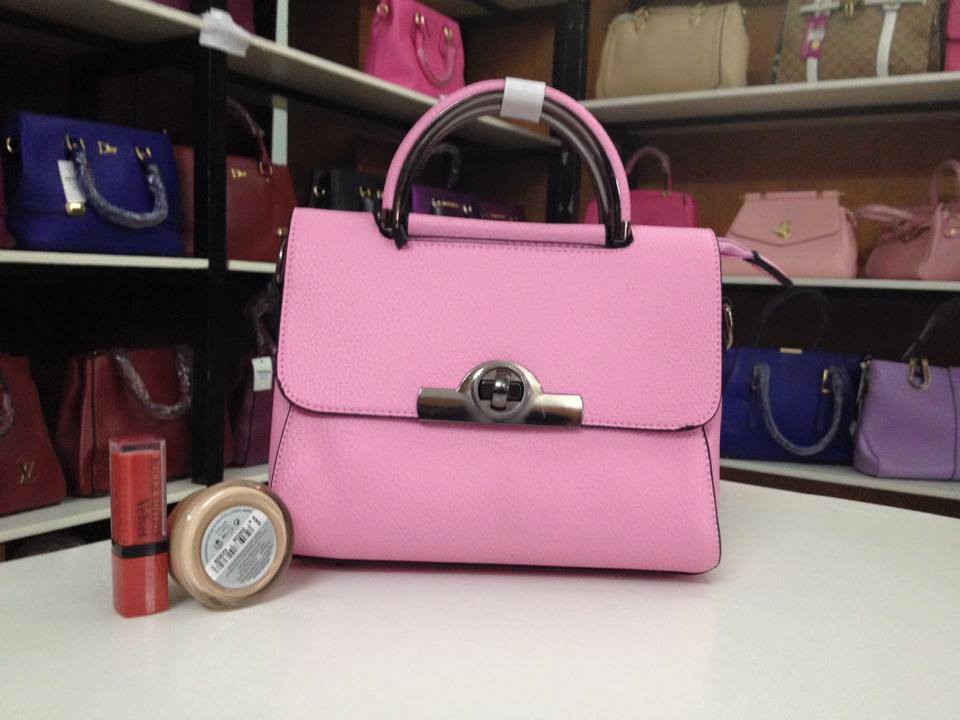 Túi chữ thập quai xách Giá bán: 300.000đ