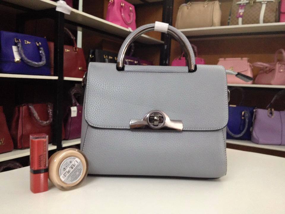 Túi chữ thập quai xách Giá bán: 300.000đ