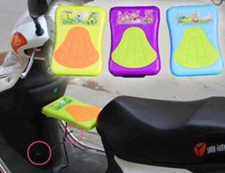Ghế xe đi xe máy cho bé Giá bán: 78.000đ