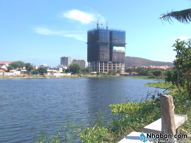 Chỉ với 1 tỷ 7 bạn đã có thể sở hữu căn hộ 3 phòng ngủ View biển bãi trước Vũng Tàu. Liên hệ ngay để biết thông tin. Giá bán: 1.700.000.000đ