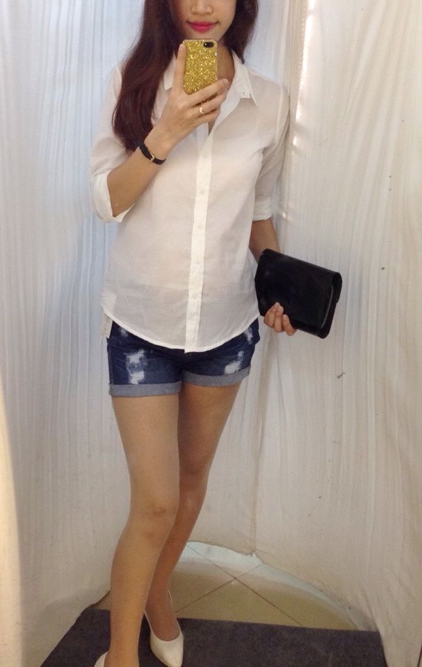 Sơ mi trắng Mango Giá bán: 250.000đ