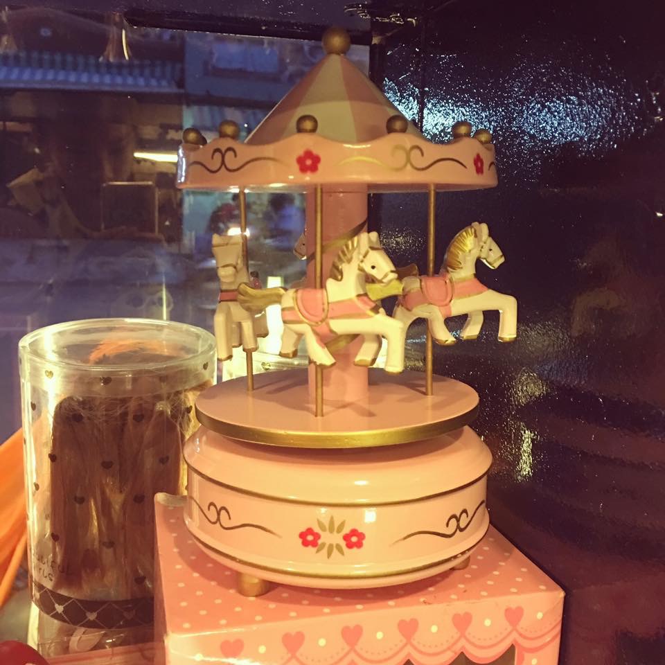 Vòng xoay ngựa gỗ Giá bán: 240.000đ