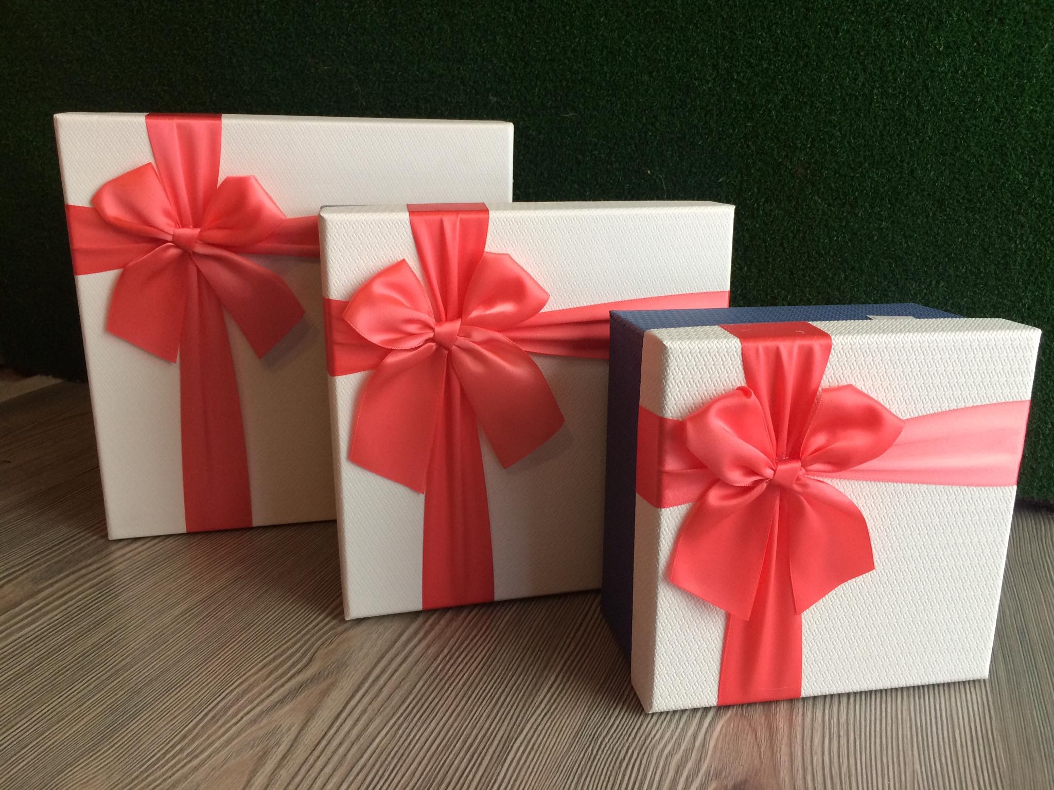 Bộ 3 hộp quà Giá bán: 140.000đ