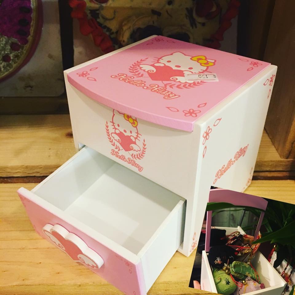 Hộp trang sức Hello Kitty Hộp trang sức Hello Kitty Giá bán: 150.000đ