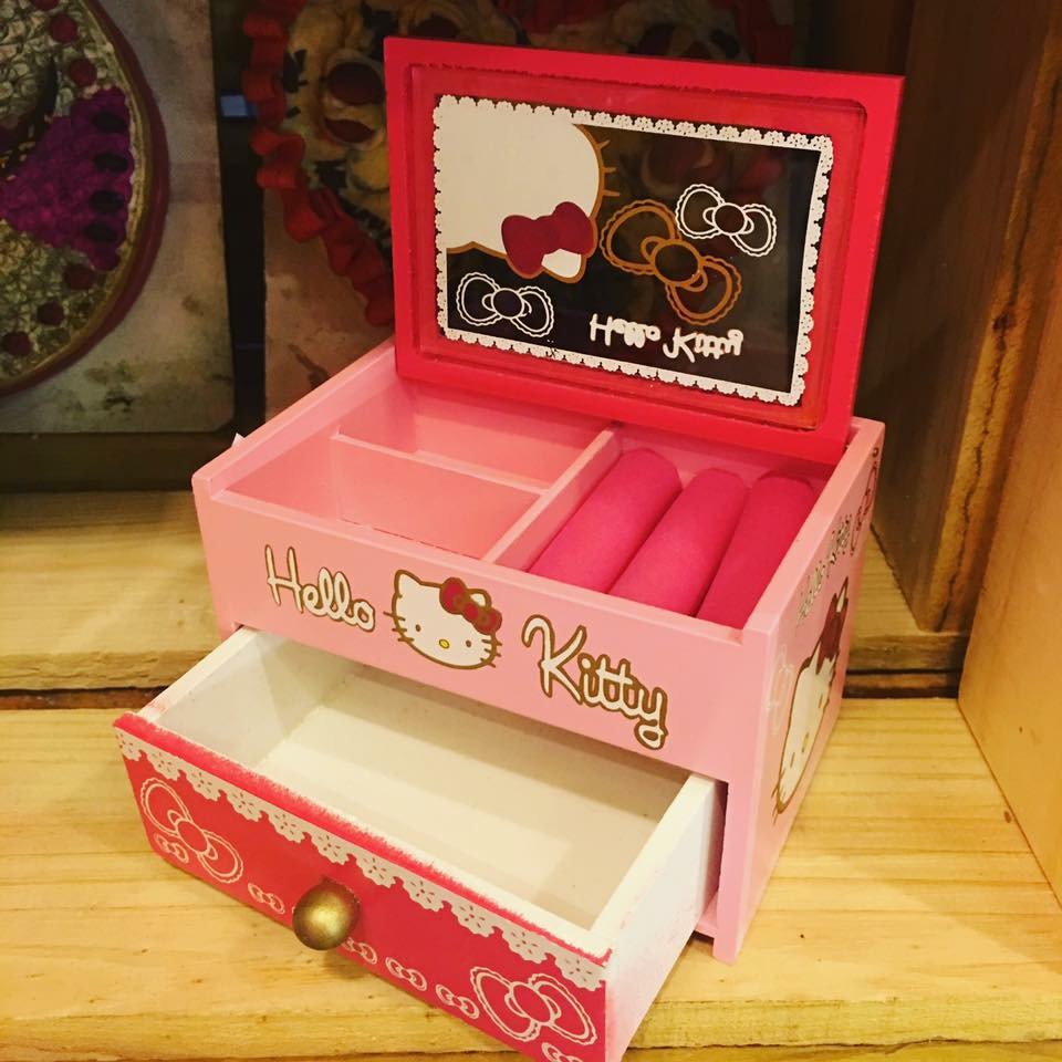 Hộp trang sức Hello Kitty Pink Hộp trang sức Hello Kitty Pink Giá bán: 180.000đ