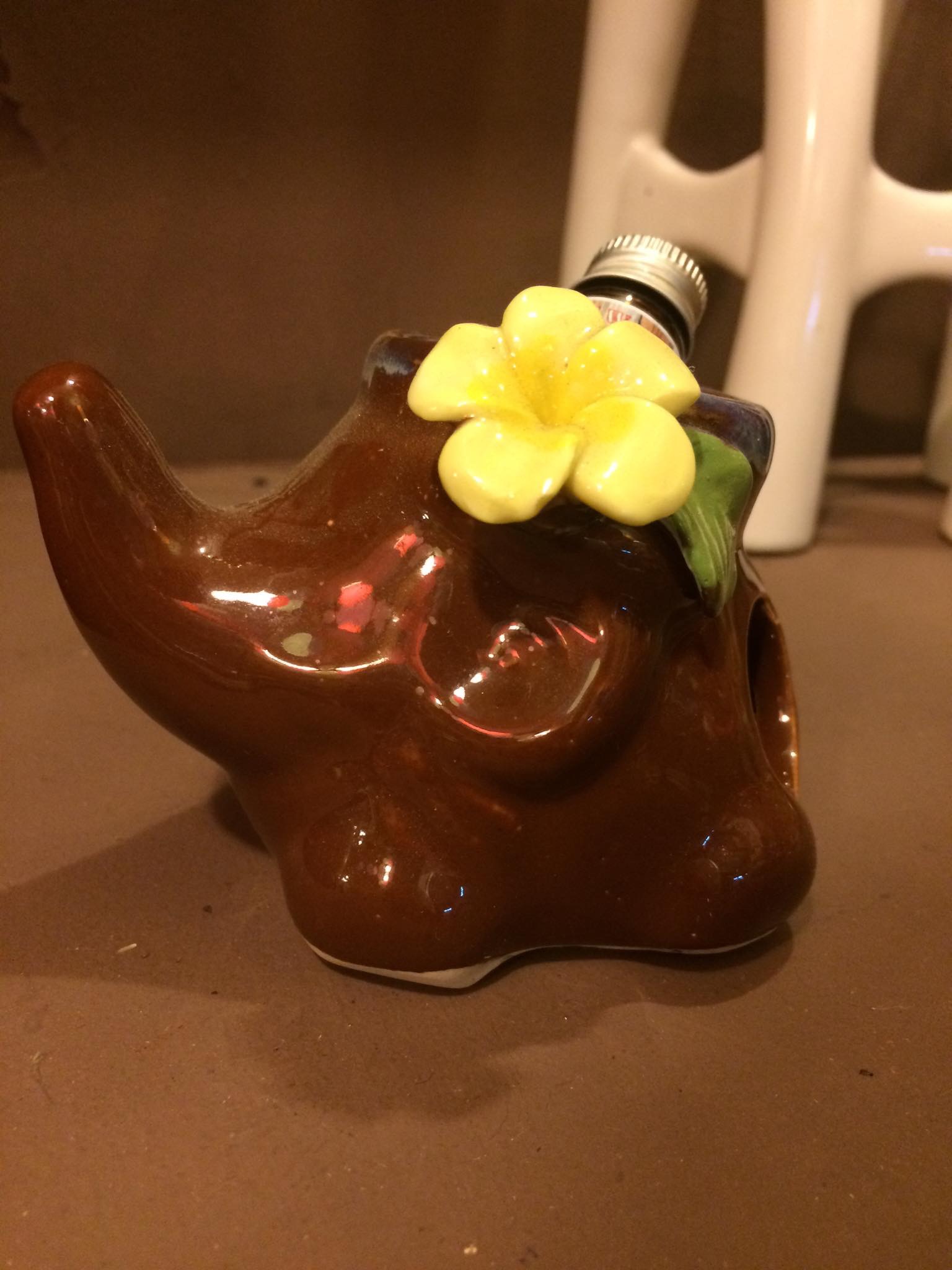 Đế đốt tinh dầu Giá bán: 95.000đ