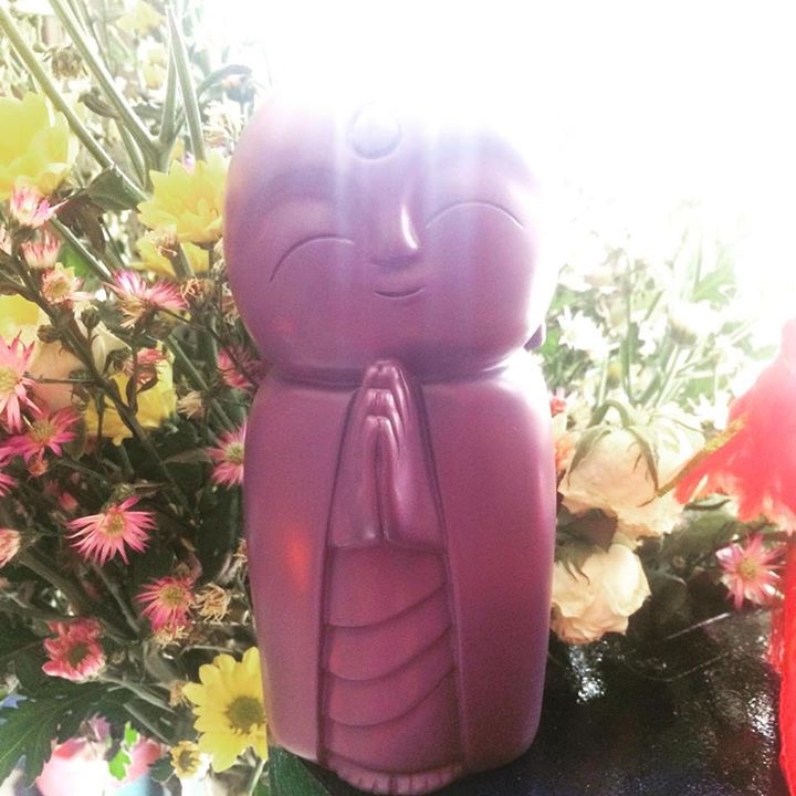 Tượng chú tiểu chấp tay tím Giá bán: 150.000đ