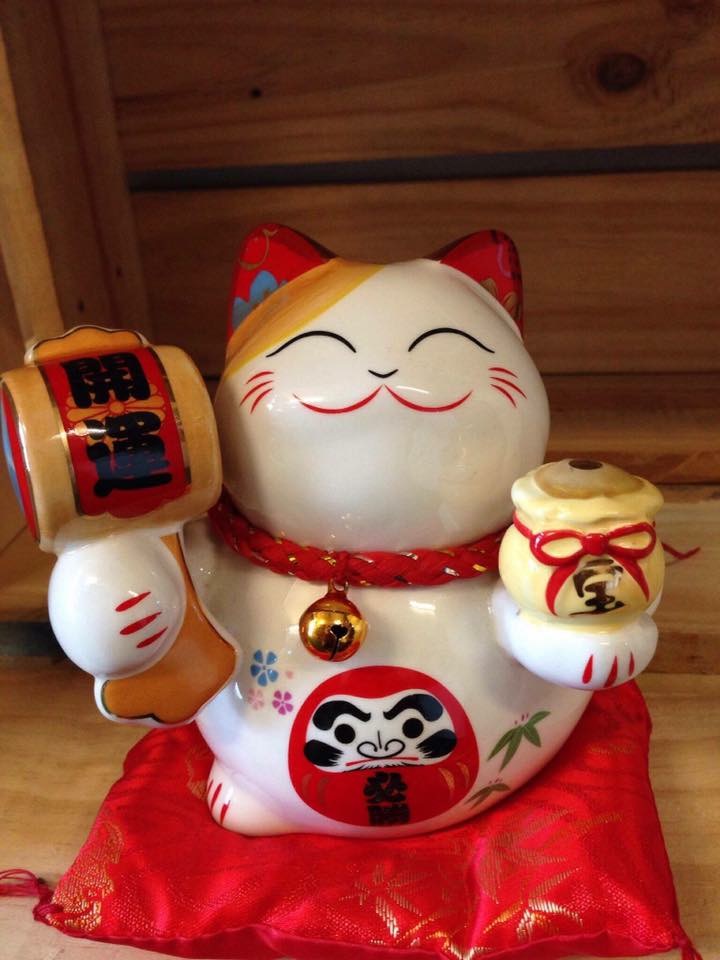 Mèo ôm túi vàng, cầm búa Giá bán: 450.000đ