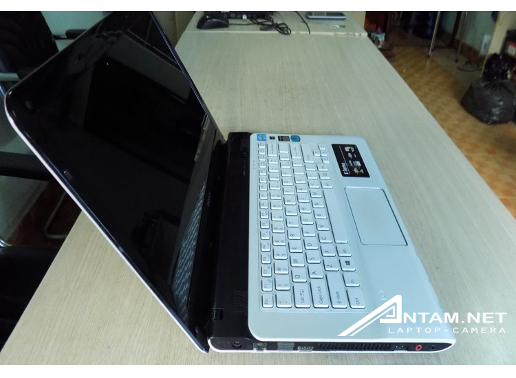 Laptop Sony Vaio SVE14 Core I5 Thế Hệ 3 Giá bán: 8.200.000đ