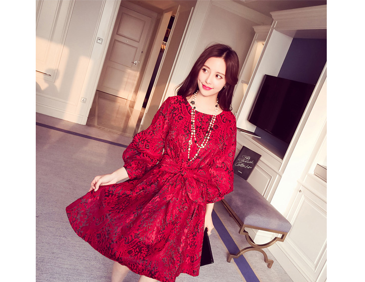 Đầm ren 2 lớp NEWLIGHT – DR2532 Giá bán: 475.000đ