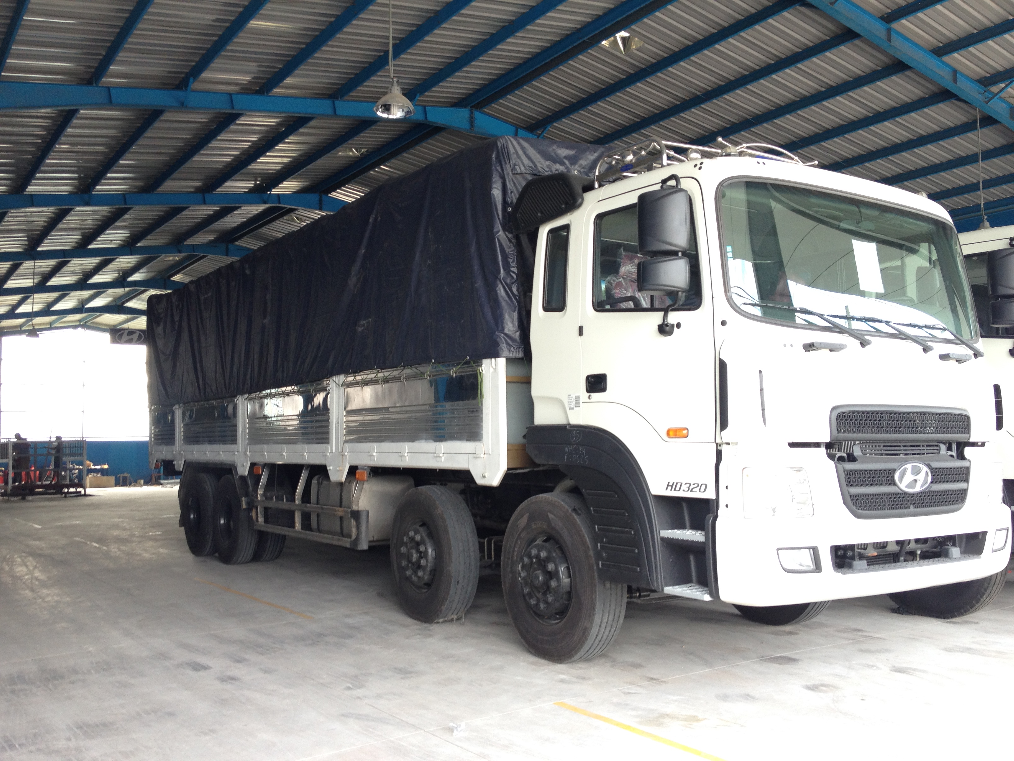 Xe Tải HyunDai HD 320 - 19Tấn thùng mui bạt thùng kín Giao xe Toàn Quốc Giá bán: 2.050.000.000đ
