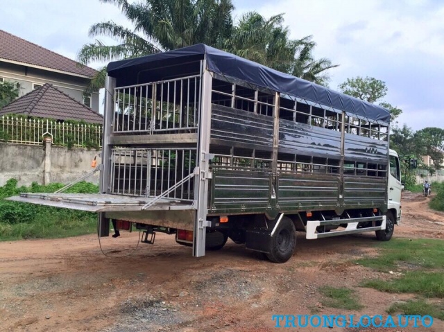 Xe Tải HINO FC  6.4 Tấn - Xe Chở Gà ,Vịt ,Heo, Trâu, Bò Giá bán: 760.000.000đ