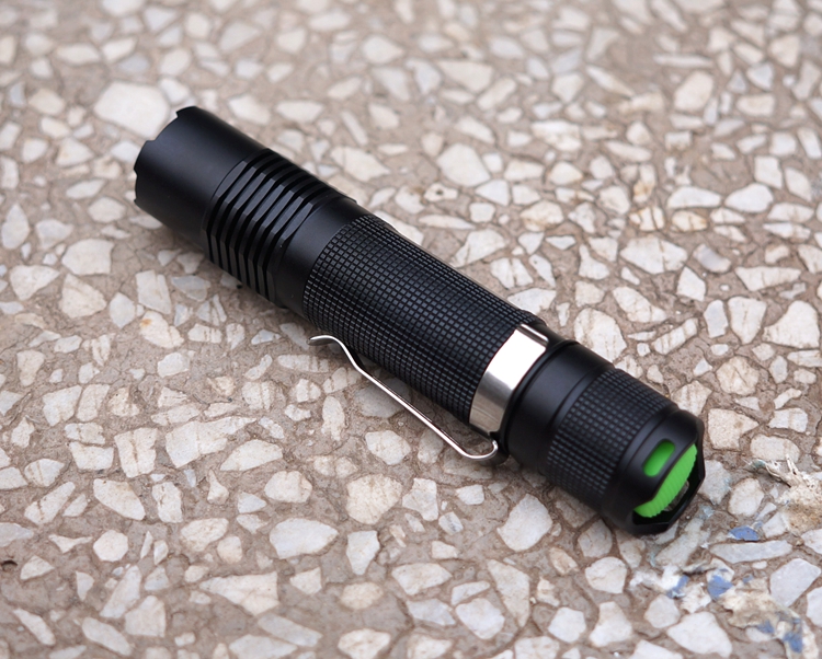 ĐÈN PIN SIÊU SÁNG OXY Giá bán: 750.000đ