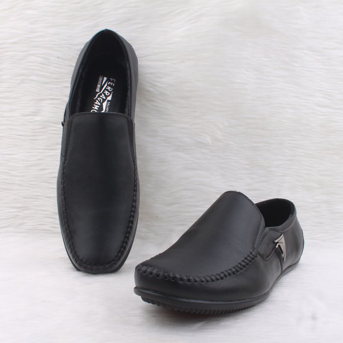 Giày Mọi da Feragamo đen Giá bán: 650.000đ