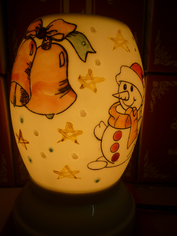 Đèn xông tinh dầu A11 Giá bán: 180.000đ