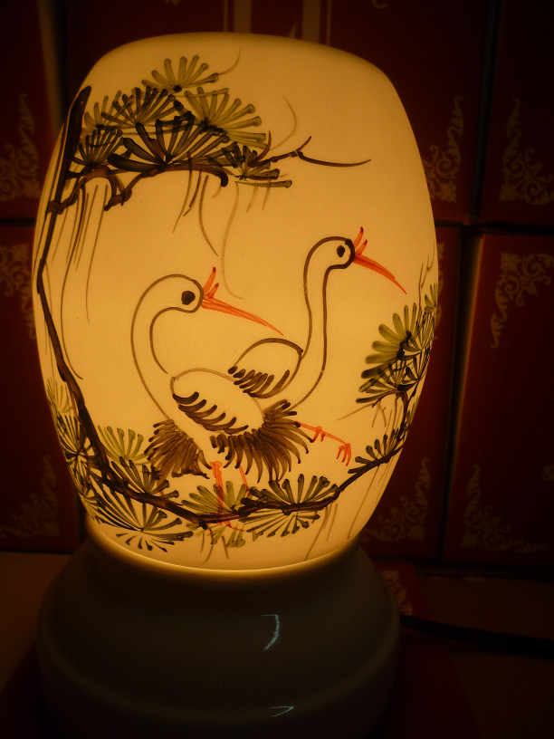 Đèn xông tinh dầu A03 Giá bán: 180.000đ