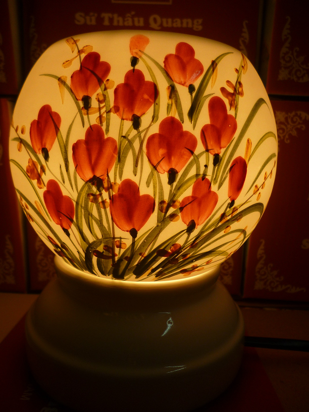 Đèn xông tinh dầu A37 Giá bán: 180.000đ