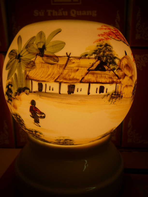 Đèn xông tinh dầu A41 Giá bán: 180.000đ