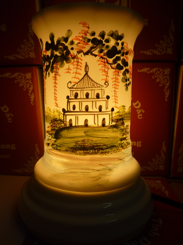 Đèn xông tinh dầu A51 Giá bán: 180.000đ