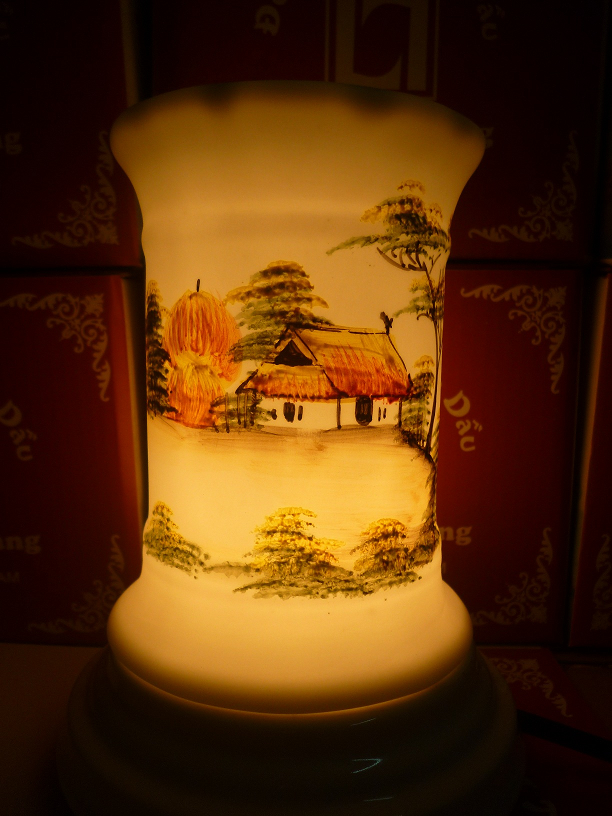 Đèn xông tinh dầu A53 Giá bán: 180.000đ