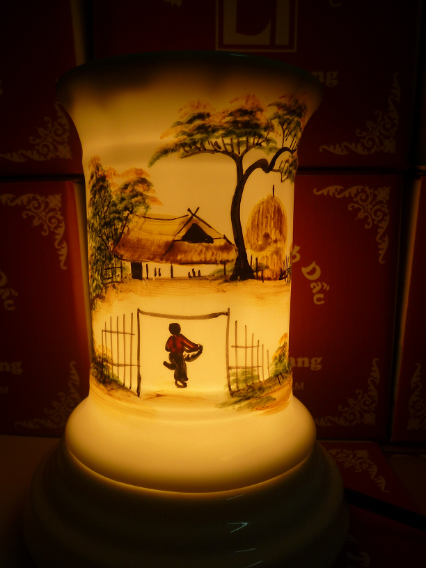 Đèn xông tinh dầu A54 Giá bán: 180.000đ