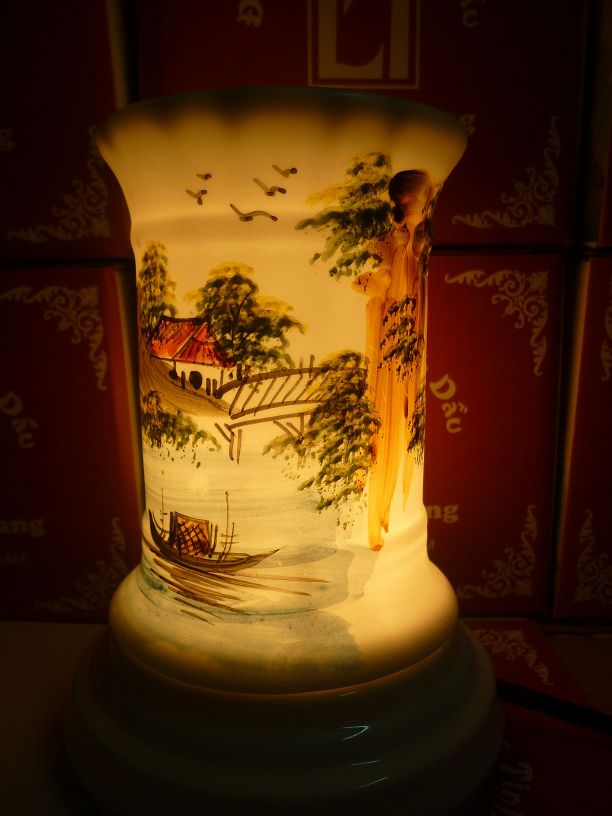 Đèn xông tinh dầu A63 Giá bán: 180.000đ