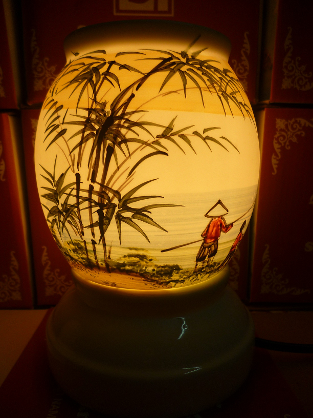 Đèn xông tinh dầu A72 Giá bán: 180.000đ