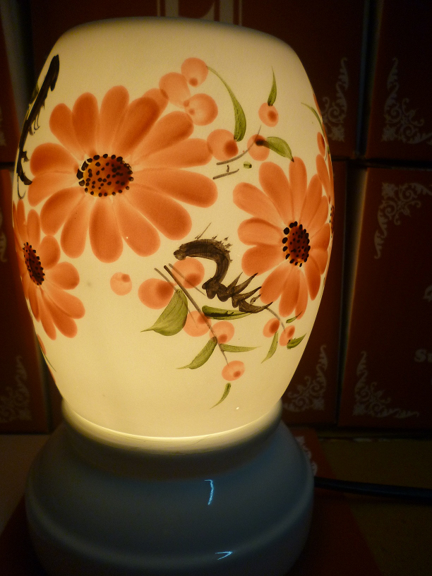 Đèn xông tinh dầu A08 Giá bán: 180.000đ