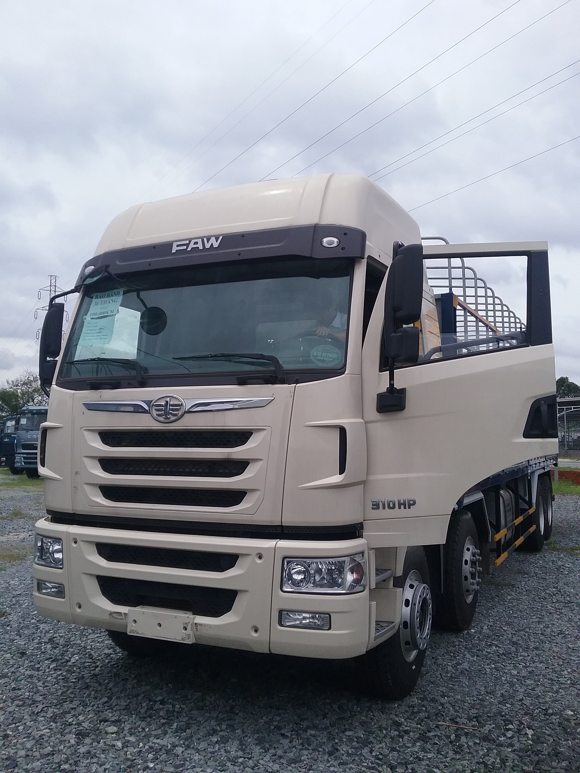 Xe tải faw 8x4 máy 310hp máy faw giá tốt Giá bán: 1.350đ