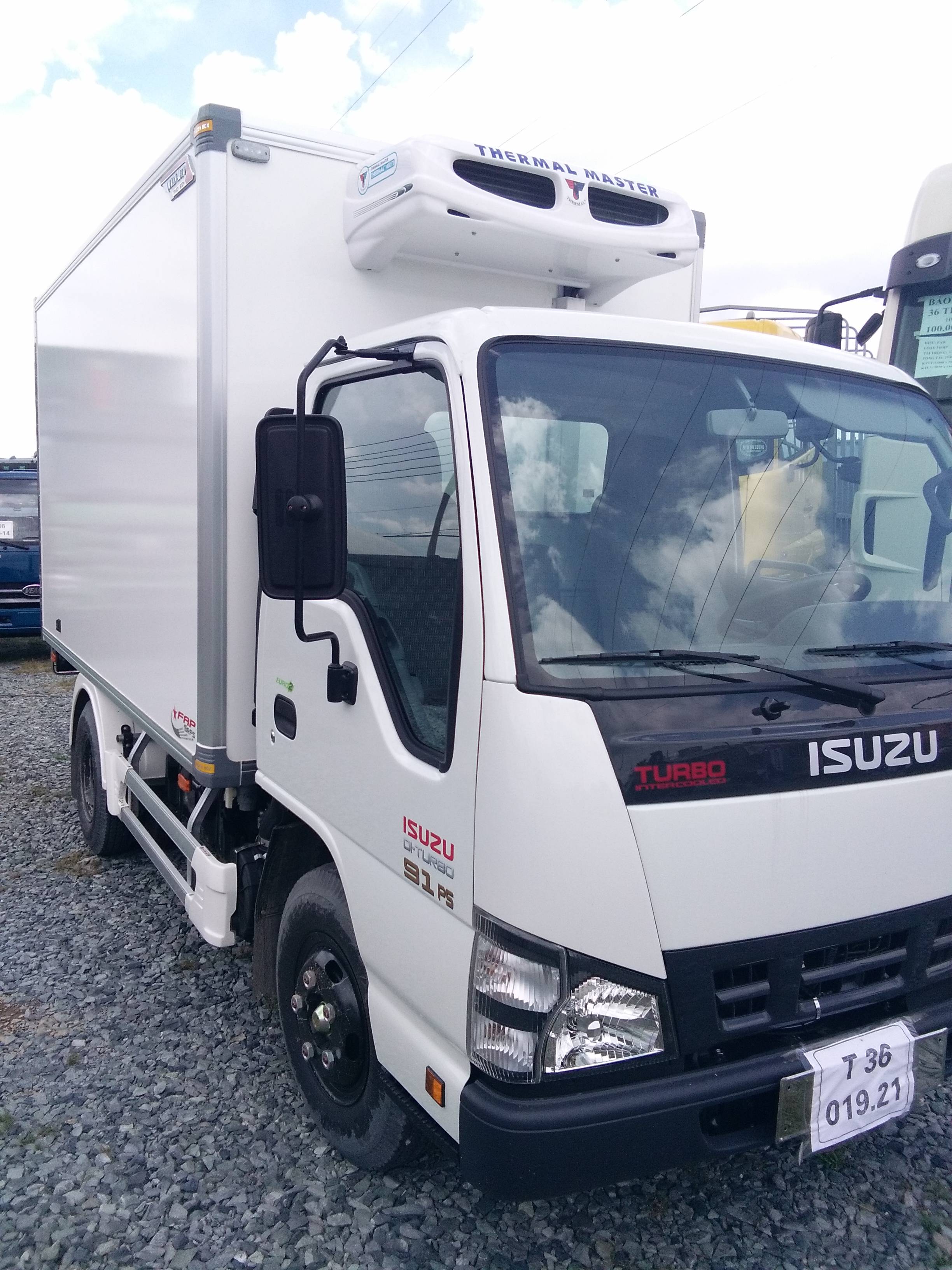 Xe Tải Isuzu 1,4 Tấn Thùng Đông Lạnh Giá bán: 610đ