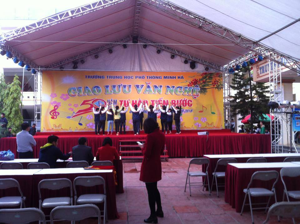 Sân khấu Giá bán: 0đ