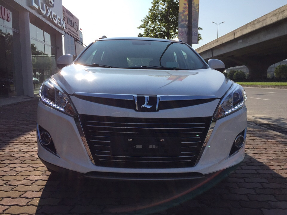 LUXGEN U6 TURBO ECO HYPER, nhập khẩu nguyên chiếc Đài Loan sản xuất. Giá bán: 898.000.000đ