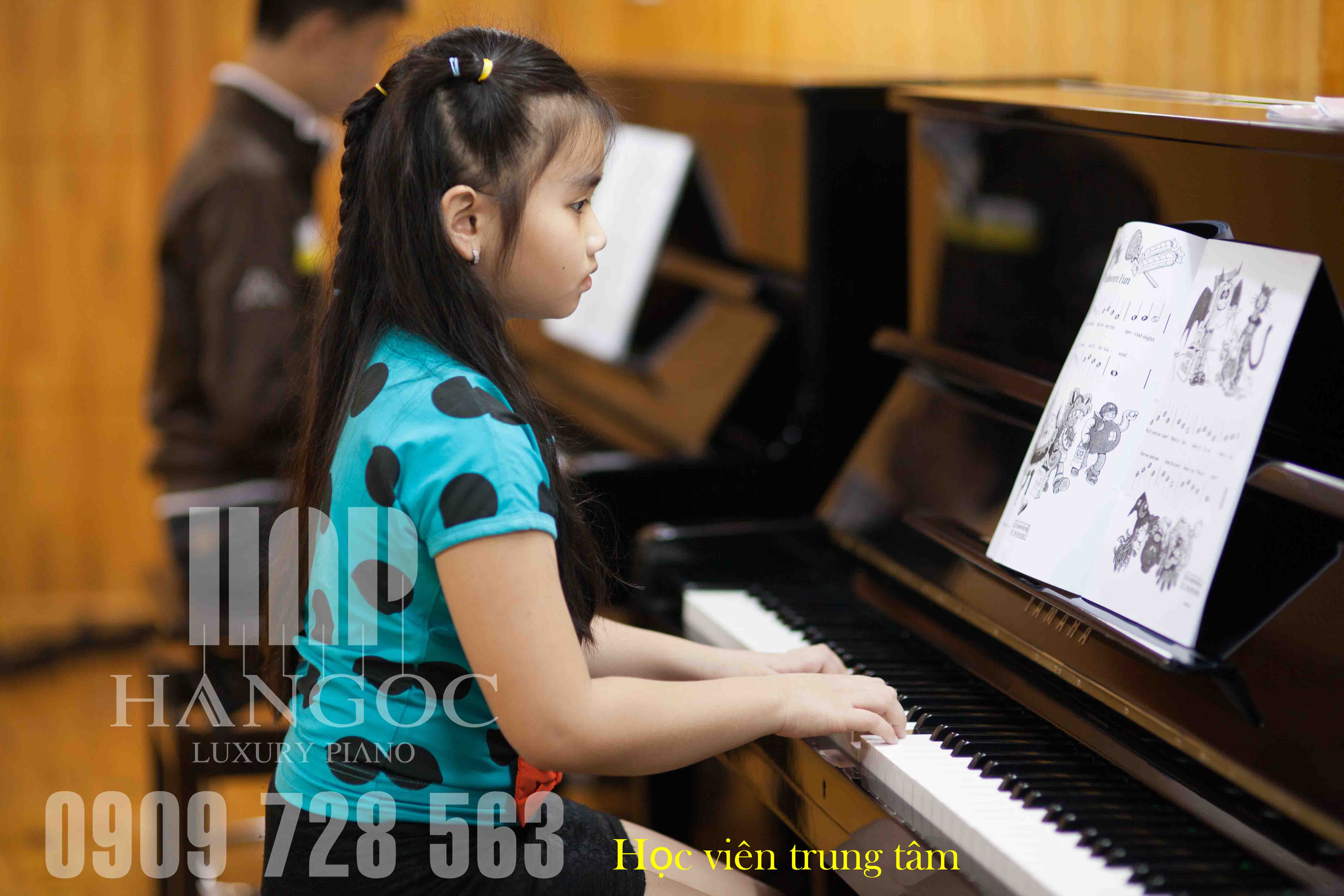 Quận 11, Quận Bình Thạnh chiêu sinh học piano-guitar-thanh nhạc 310k/tháng Giá bán: 310.000đ