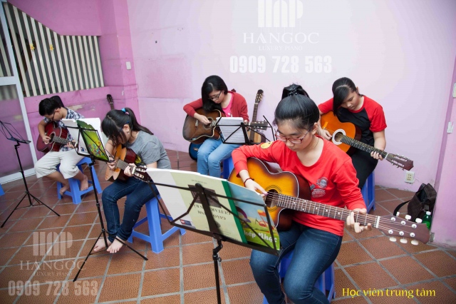 Trung tâm Hà Ngọc Chiêu sinh các lớp nhạc: Piano,Guitar,Thanh Nhạc tại Quận 11,Quận Bình Thạnh giá 310k/tháng. Giá bán: 310.000đ
