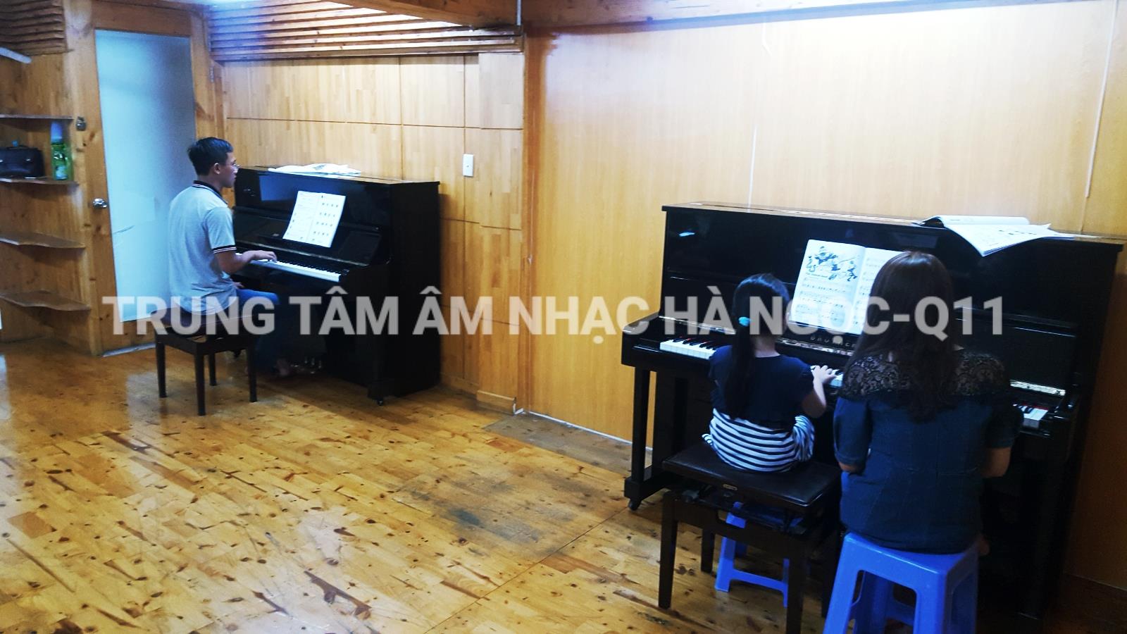 Quận 11, Quận Bình Thạnh chiêu sinh học piano-guitar-thanh nhạc 310k/tháng Giá bán: 310.000đ