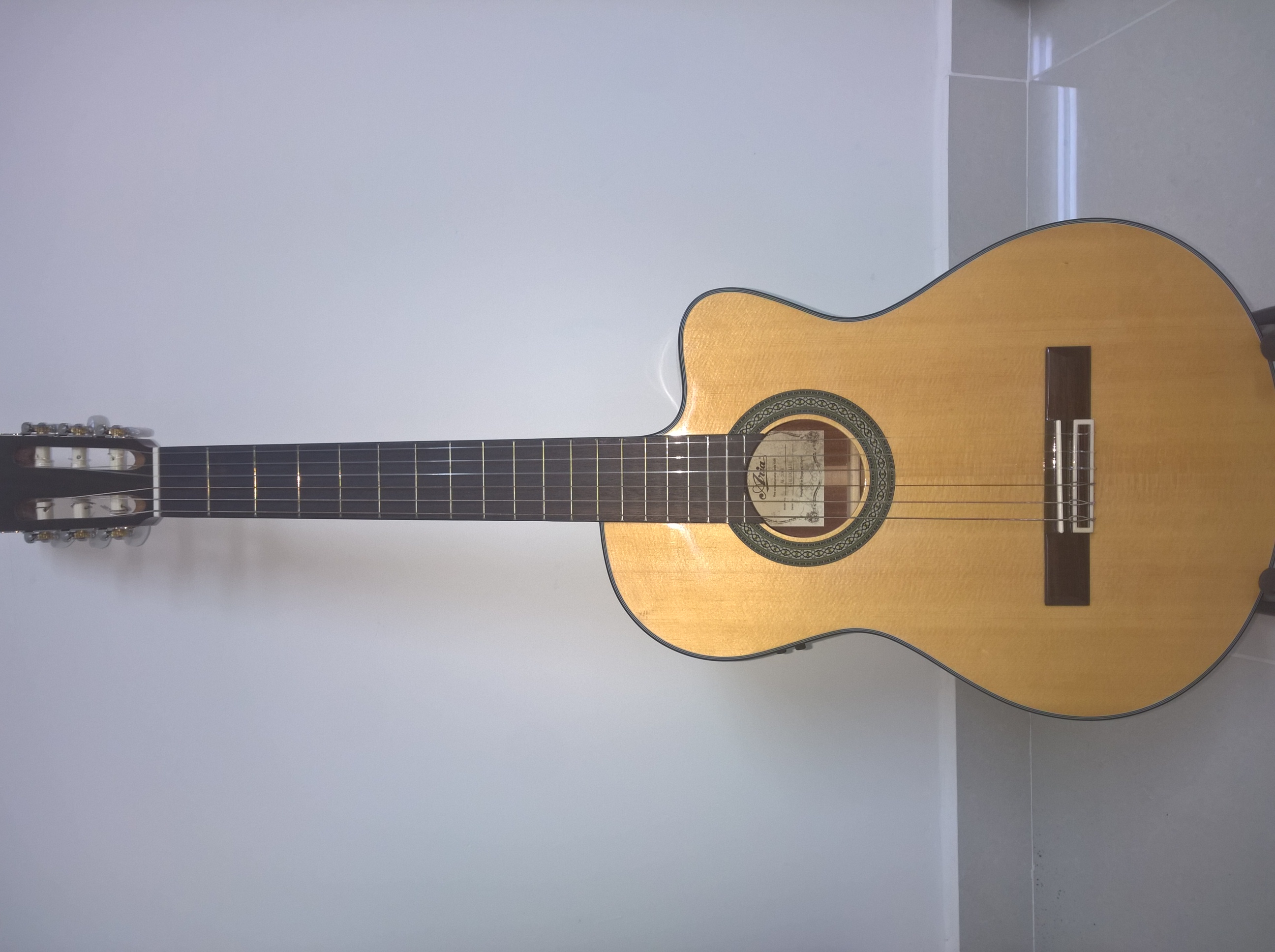 Classic guitar Aria AK-30CE Giá bán: 2.900.000đ