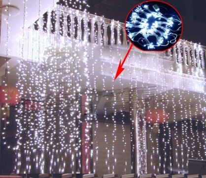 Đèn led trang trí noel 600 led đèn rèm màu trắng  Giá bán: 400.000đ