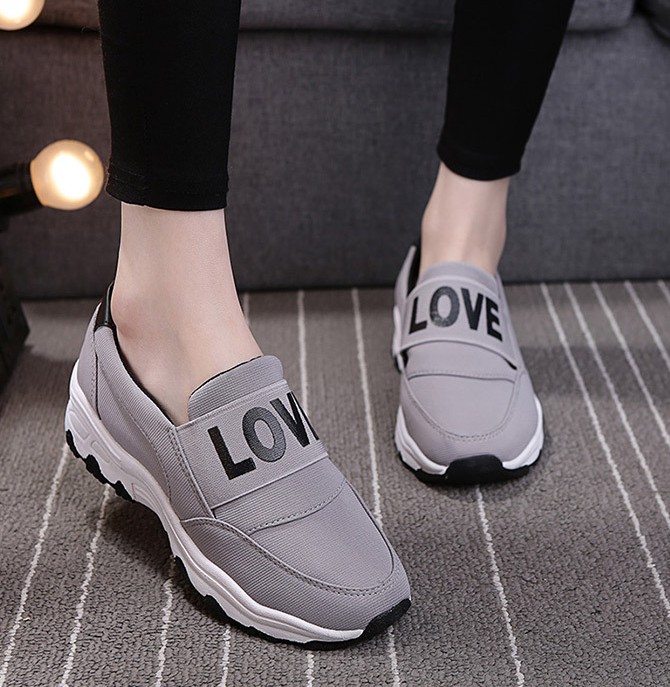 giày-dép nữ thời trang, sành điệu, cá tính Giá bán: 200.000đ