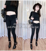 Quần bò đen trơn và rách gối