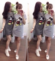 Váy kẻ in hình hoạt hình