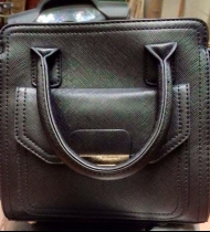 Túi dáng Hến Celine da xước