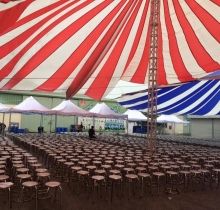 Nhà dù nhiều màu