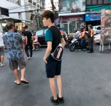 Túi đeo chéo sọc