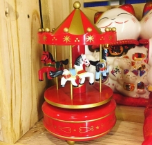 Vòng xoay ngựa gỗ( Bởi Shop: Adspace ) Vòng xoay ngựa gỗ