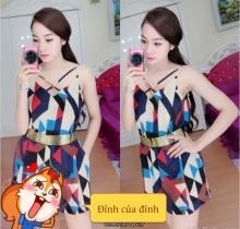   Jum hoa dây chéo ngực